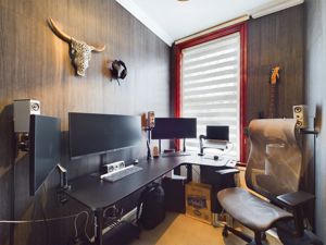 Bedroom/office- click for photo gallery